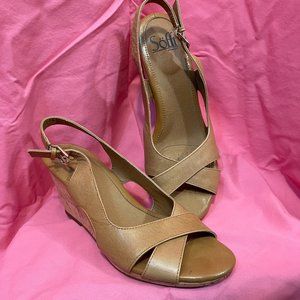 Sofft brand women's wedges size 7.5 tan